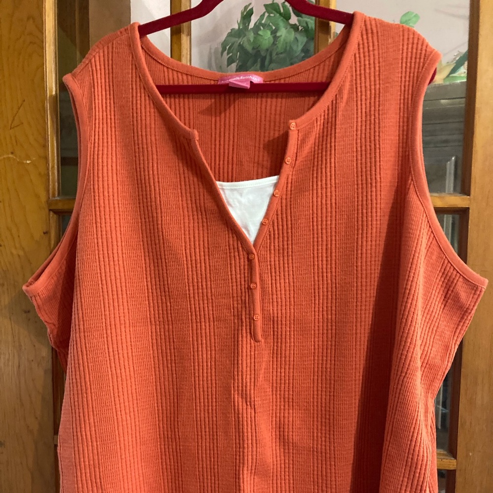 Sleeveless top size 3X